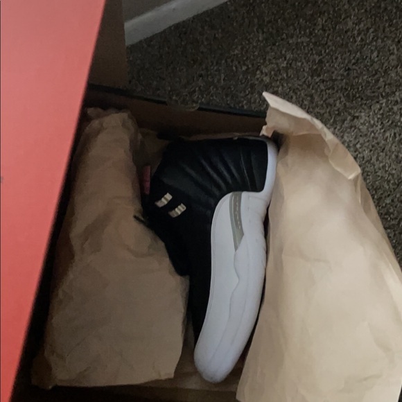 Jordan 12 Retro  2022 black and white 12’s